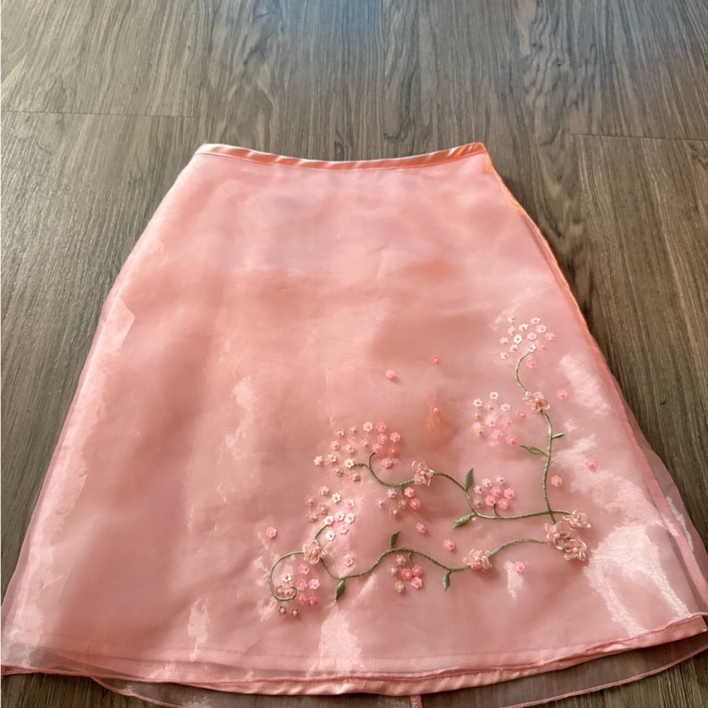 Elegant Pink Floral Embroidered Skirt - Picture 2 of 5